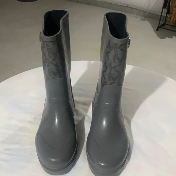 COPY - Michael Kors rain boots - Picture 1 of 7